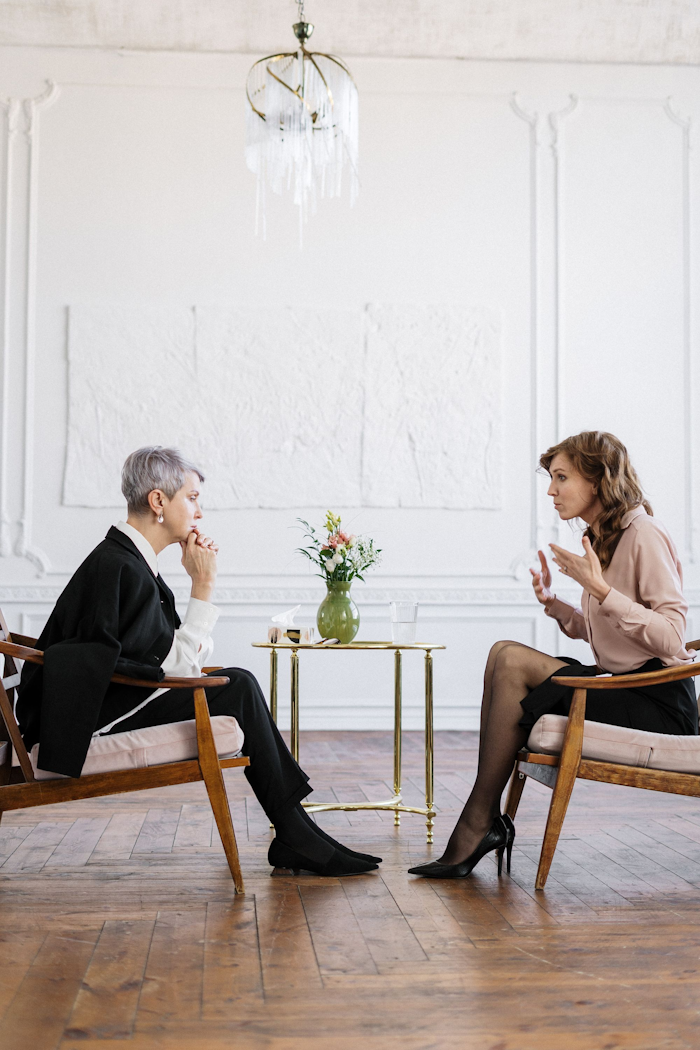 It’s definitely challenging to know how to make the right decisions for end-of-life care. With approachable, compassionate, and informative content we can help make a tough situation a little bit easier. In this post we examine hospice vs palliative care.