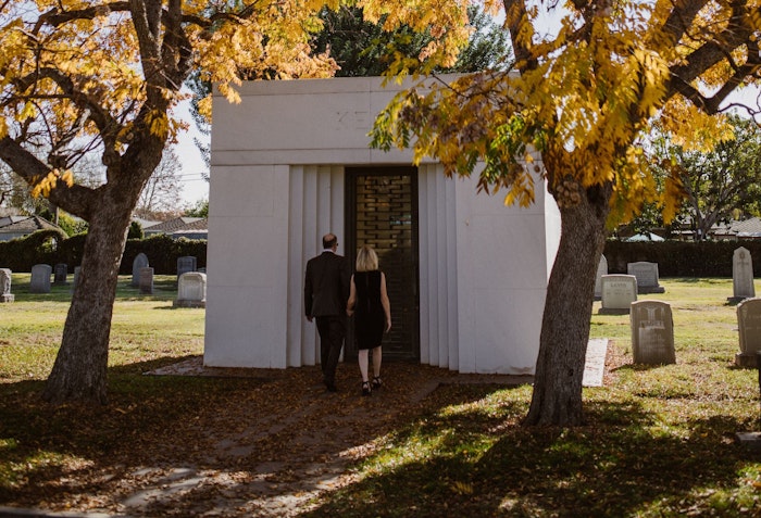 What is interment? The funeral term defined with examples | Eirene.ca ...