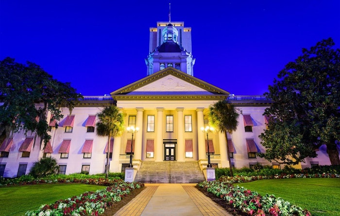 How to get help with funeral costs in Florida. Includes state, federal and local  assistance and charities. 